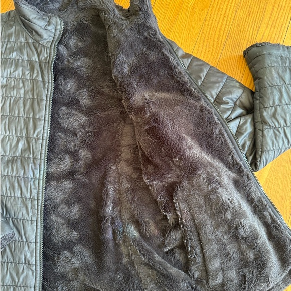 Girl’s North Face reversible jacket - Picture 6 of 8